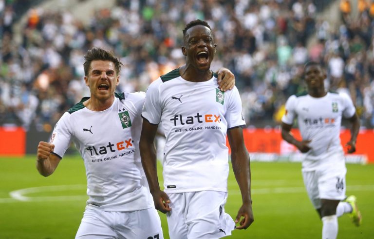 denis-zakaria-vs-borussia-dortmund