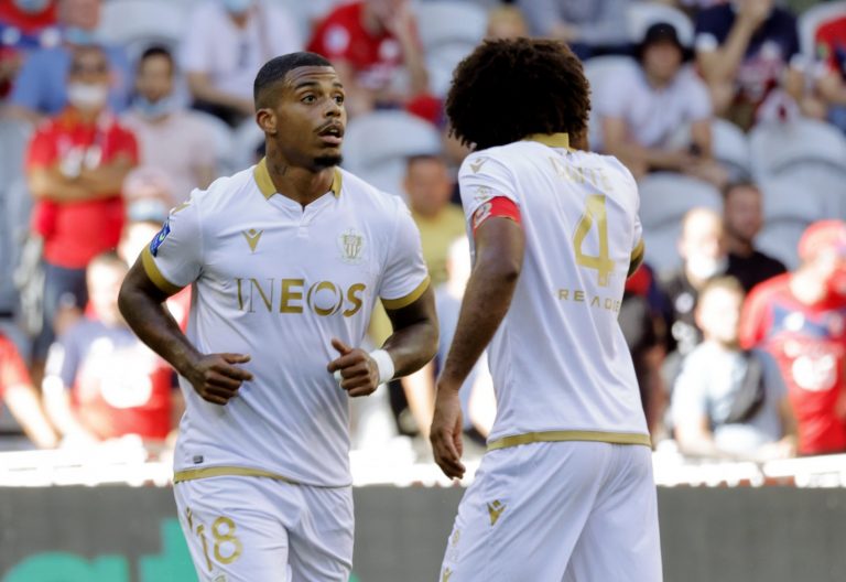 Mario Lemina playing for Nice