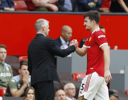 Manchester United: Fans fume over Harry Maguire contract news