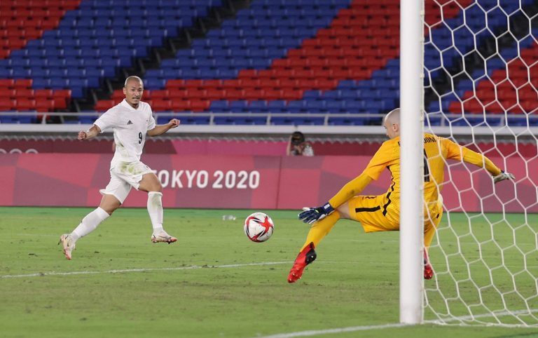 Celtic: Paddy Kenny reacts to Daizen Maeda signing