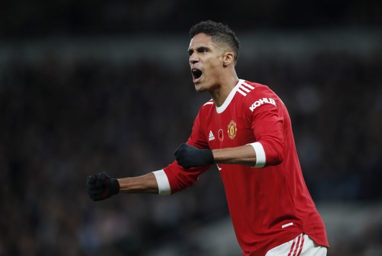 Manchester United: Fans react to Raphael Varane injury