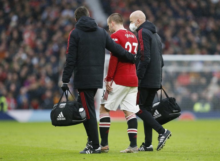 Manchester United: Fans slam Luke Shaw display