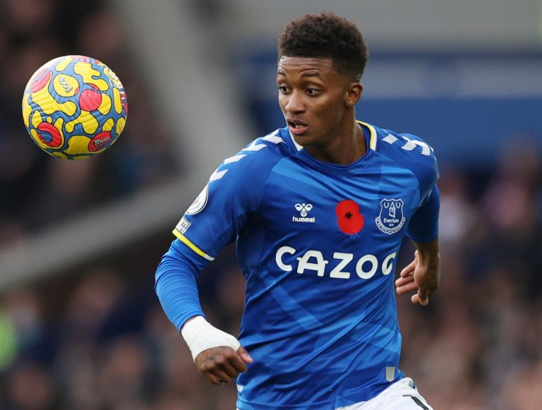 Everton: Demarai Gray drops Instagram hint