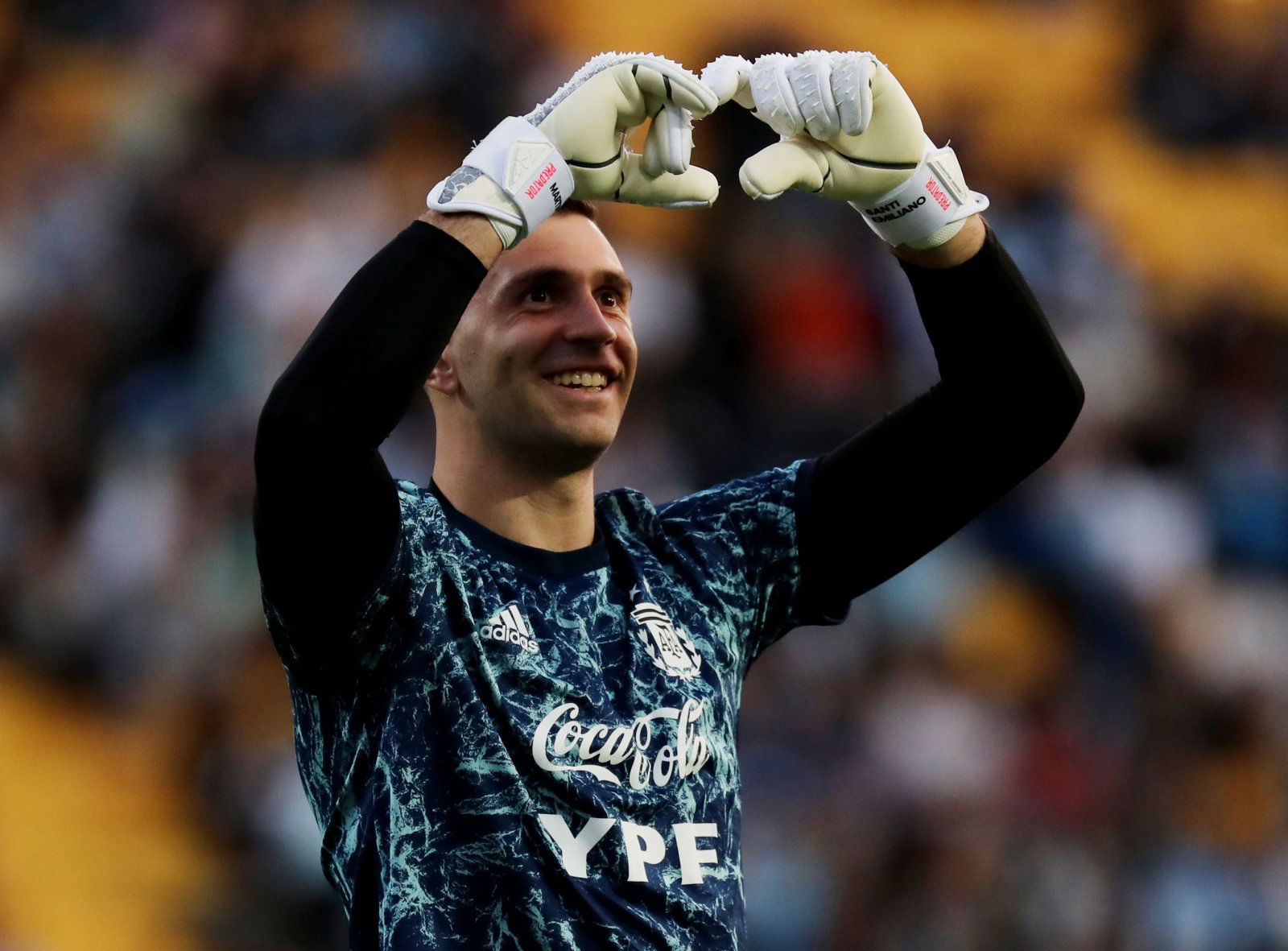 Aston Villa: Fans react to Martinez’s FIFA 22 upgrade -Aston Villa