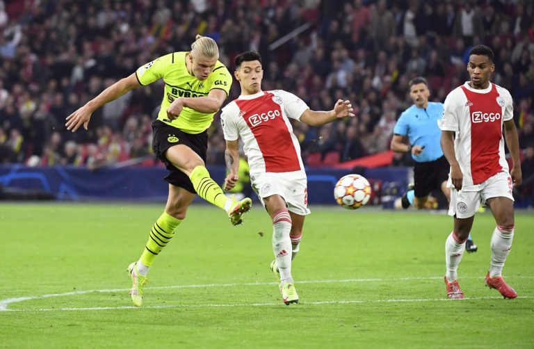 erling haaland shoots against ajax