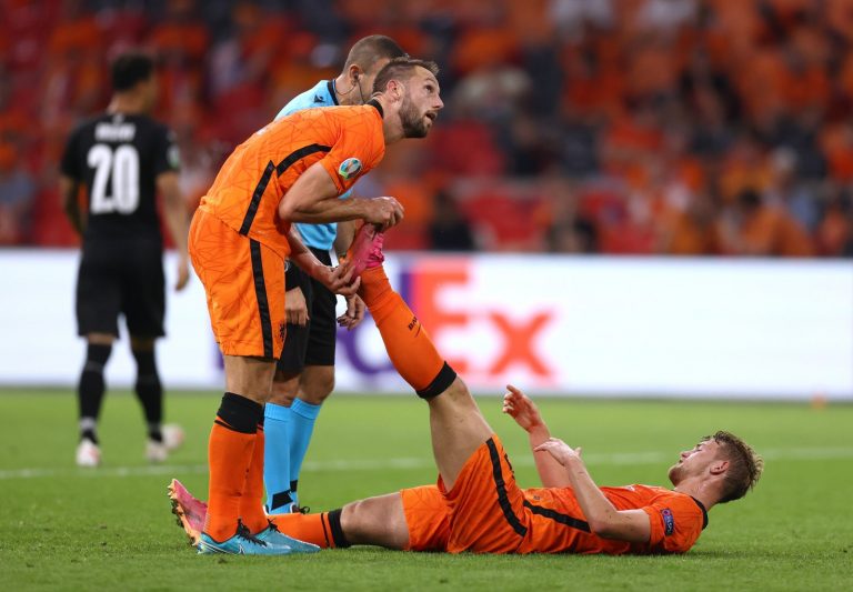 Tottenham Hotspur: Conte plotting double swoop for De Vrij and De Ligt