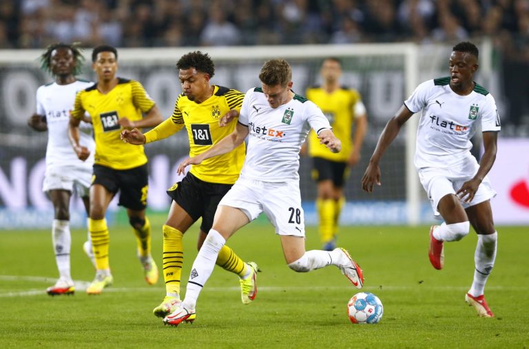 Newcastle United: Magpies pushing for Matthias Ginter