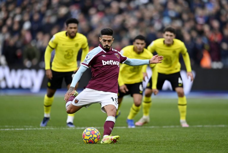 Aston Villa: Villans make Manuel Lanzini enquiry