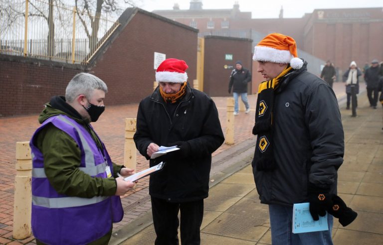 Wolves: Fans show praise for players as they receive booster jab