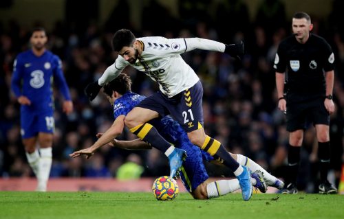Everton: Fans slam Andre Gomes after Chelsea performance