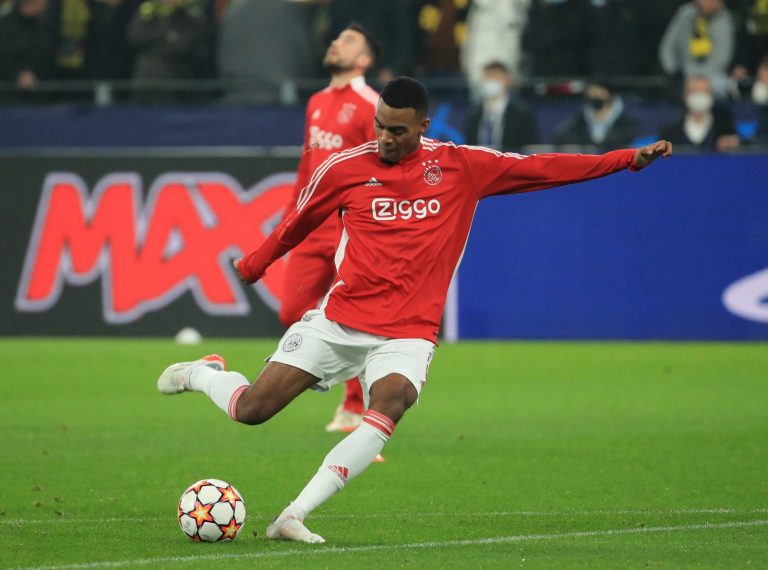 2021-11-03T195131Z_1395443130_UP1EHB31J5T9R_RTRMADP_3_SOCCER-CHAMPIONS-DOR-AJA-REPORT