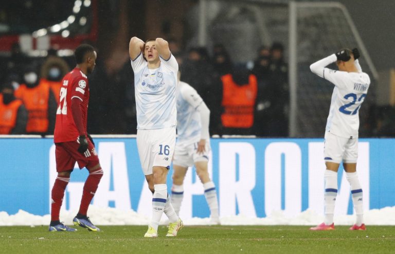 Everton: Fans bemoan team news involving Vitaliy Mykolenko