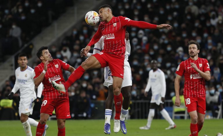 Tottenham Hotspur: Journalist makes big transfer claim involving Diego Carlos
