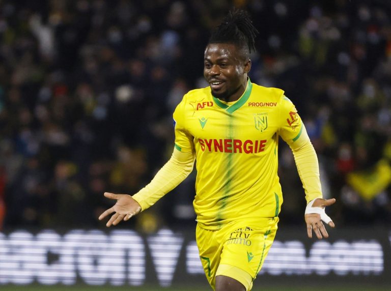 Leeds: Whites make Moses Simon approach