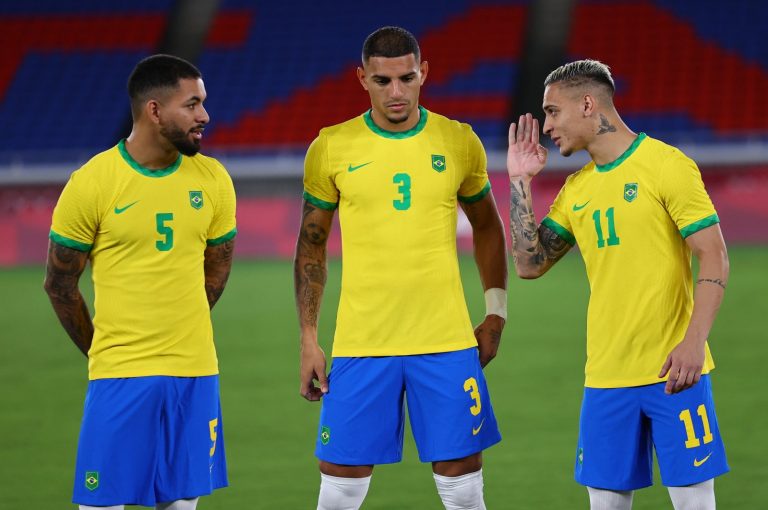 Diego Carlos in action for Brazil