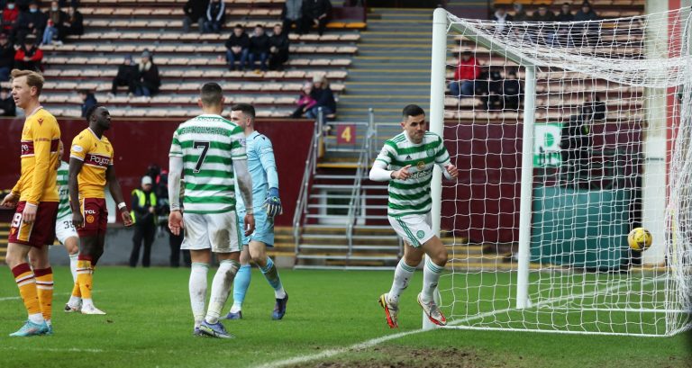 Celtic: Alex McLeish makes Tom Rogic claim