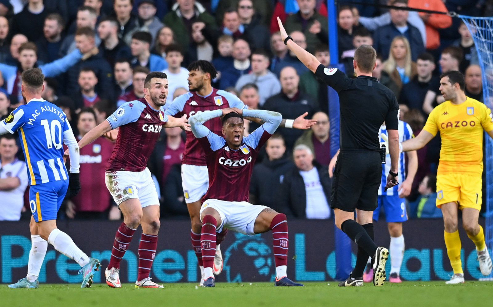 Villa: Gregg Evans critical of defending | The Transfer Tavern