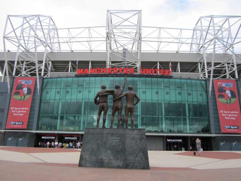 Wanted: New Striker for Manchester United