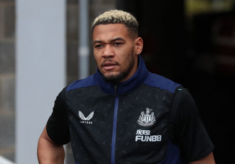 Newcastle: Joelinton with squad ahead of Chelsea