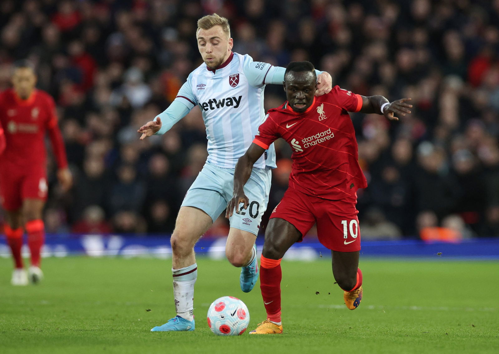 „Liverpool“: Alexas Crookas priverčia Jarrodą Boweną tvirtinti – „Sekti“.
