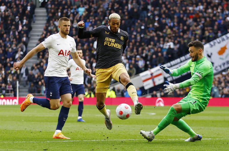 Newcastle United: Journalist frustrated by Joelinton’s time-wasting