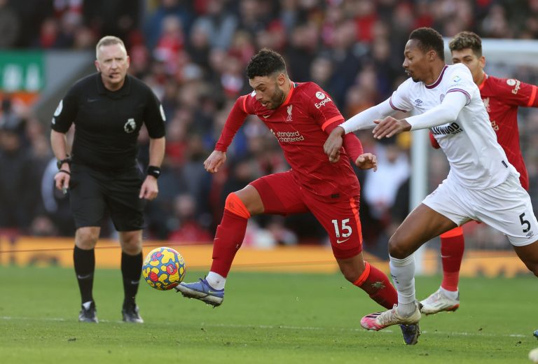 Liverpool: Alex Oxlade-Chamberlain linked with Manchester United move