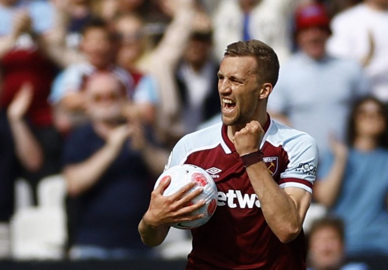 West Ham: Tomas Soucek’s contract situation ‘has become a problem’