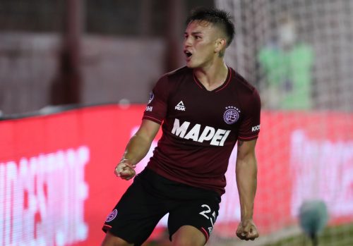 Alexandro-Bernabei-celebrates-for-Lanus