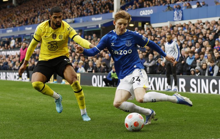 Everton winger Anthony Gordon in action