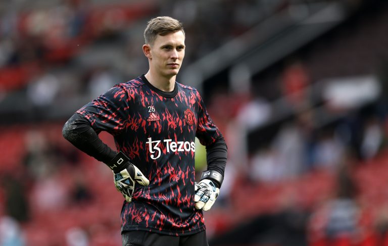 Dean-Henderson-during-a-warm-up-for-Manchester-United