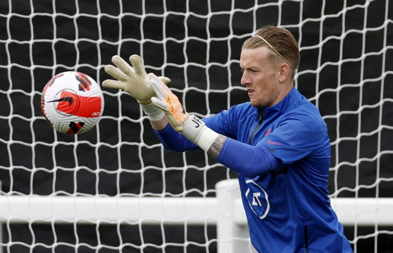Tottenham: Lilywhites chiefs hold Pickford discussions