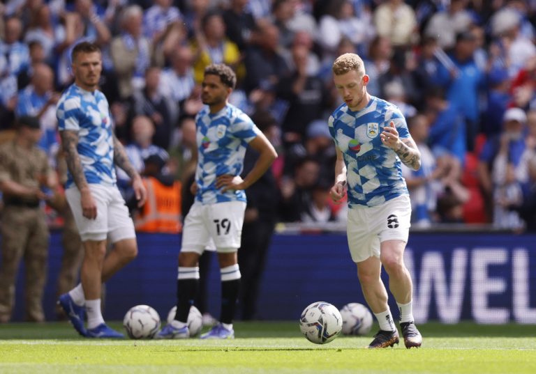 Leeds: Phil Hay shares Lewis O’Brien update