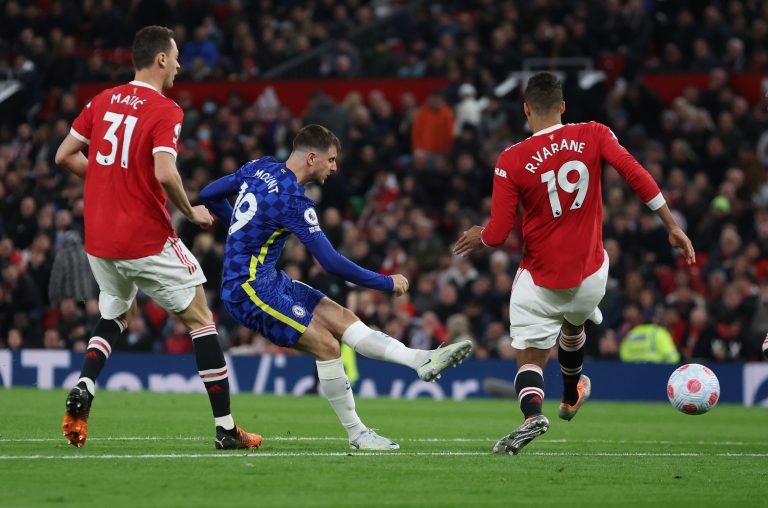 Manchester United: Erik ten Hag considering Mason Mount move