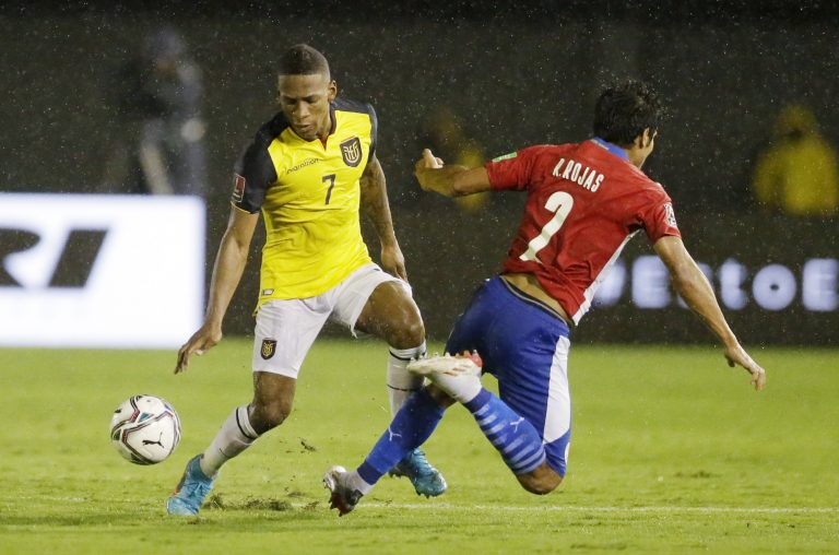Tottenham: Journalist shares interesting Estupinan transfer news