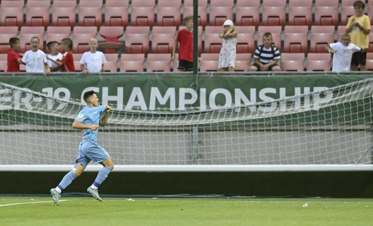 Celtic: Oscar Gloukh could move in January