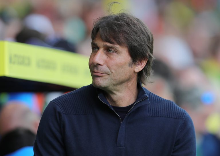 Antonio-Conte-pre-match-for-Tottenham