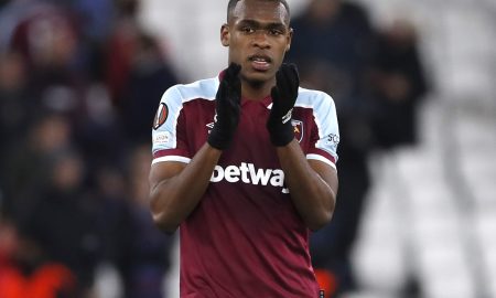 Issa-Diop-applauds-West-Ham-fans