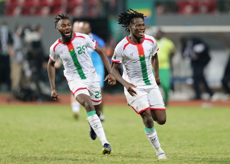 Issa-Kabore-celebrating-for-Burkina-Faso