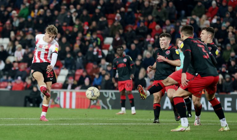 Jack-Clarke-in-action-for-Sunderland
