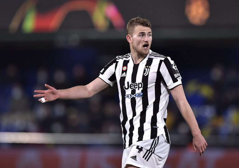 Matthijs-de-Ligt-in-action-for-Juventus