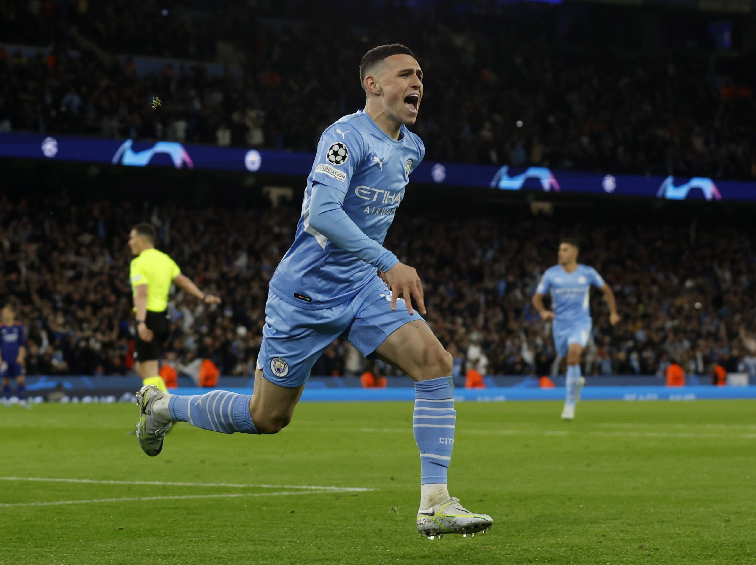 Man City: Noel Whelan reacts to Phil Foden contract update -Manchester City News