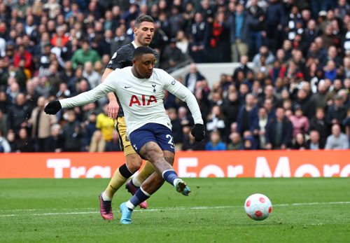 Steven-Bergwijn-in-action-for-Tottenham