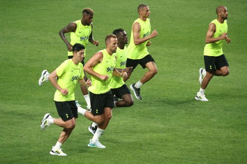 Yves-Bissouma-in-training-for-Tottenham