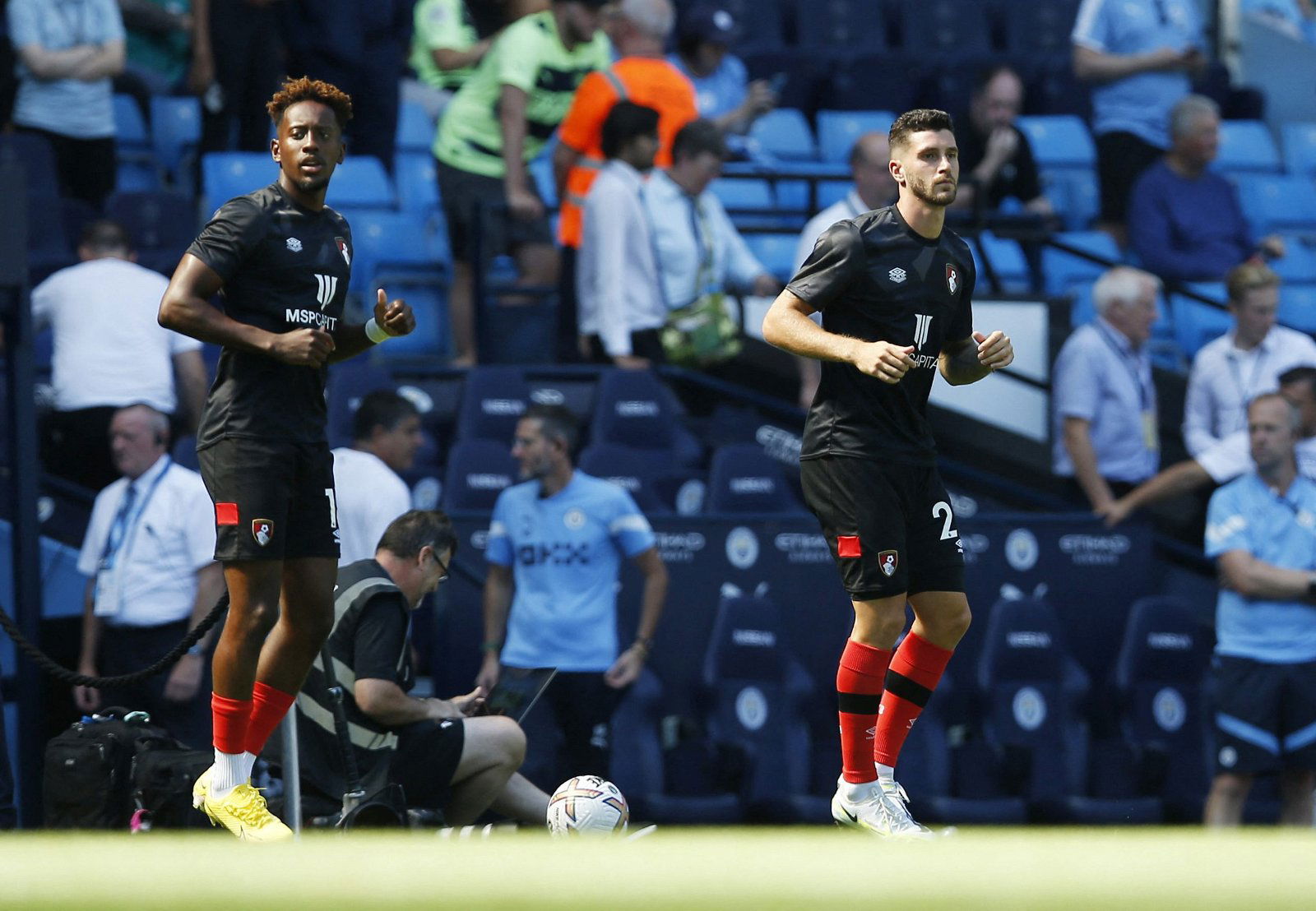 Jamal Lowe of Bournemouth warms up