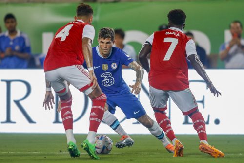 Newcastle transfer target Christian Pulisic takes on two Arsenal players