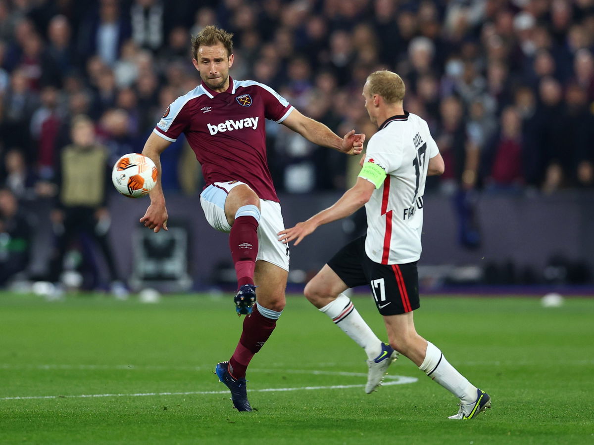West Ham: ExWHUemployee stunned as Craig Dawson set to stay - Premier League News