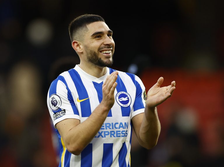 Neal-Maupay-applauding-Brighton-fans