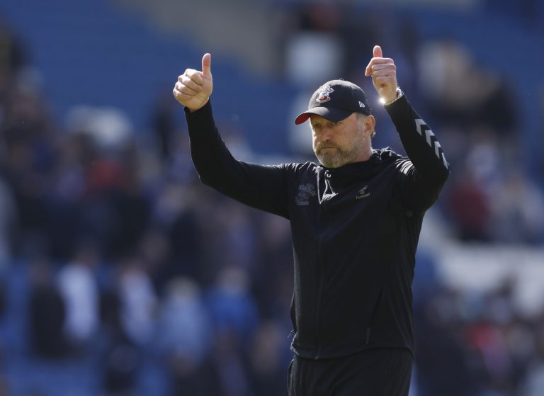 Ralph-Hasenhuttl-acknowledges-Southampton-fans-after-the-game