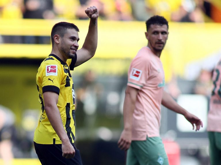 Borussia Dortmund's Raphael Guerreiro