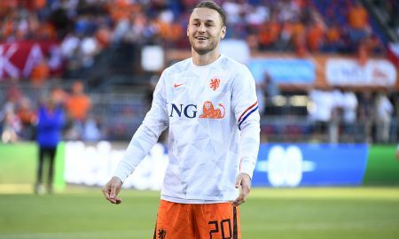 Teun-Koopmeiners-during-a-warm-up-for-the-Netherlands
